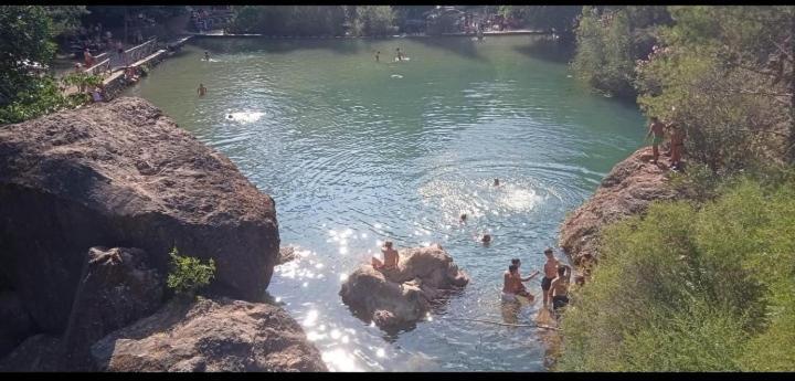 קוטו ריוס Albergue Ruta Rio Borosa מראה חיצוני תמונה